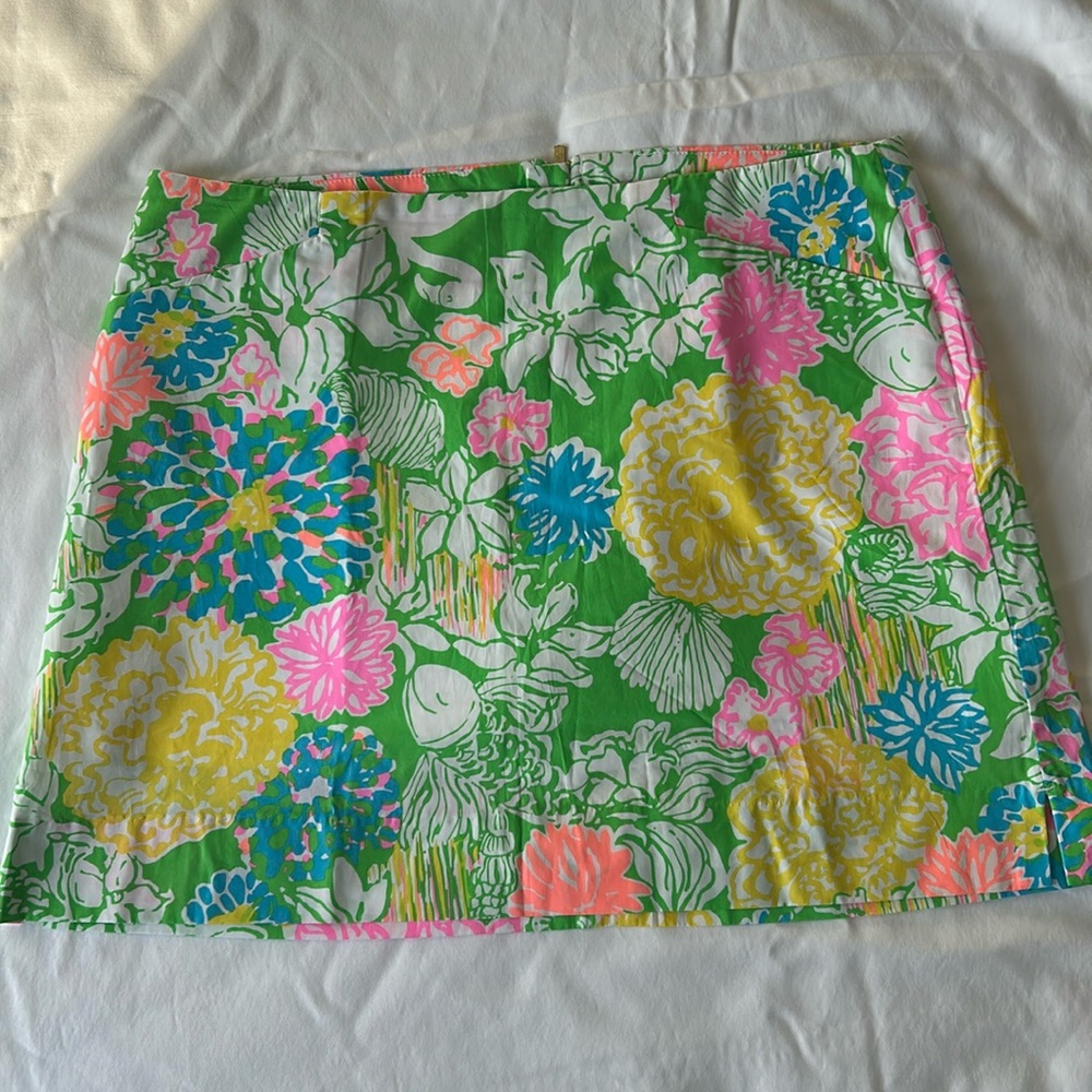NWT Lilly Pulitzer, Marigold skort, multi hibiscus stroll